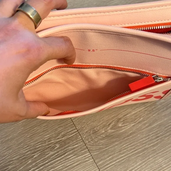 GLOSSIER PINK CANVAS MAKEUP BAG - Picture 5 of 5
